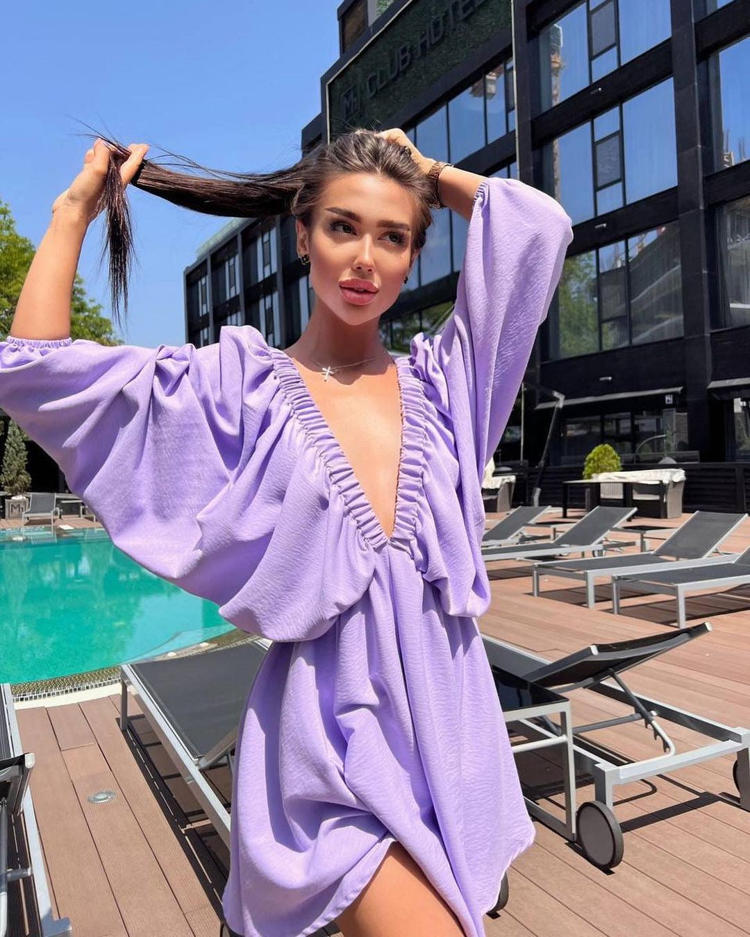 Robe "Volume Chic" - Col V & Manches Fluides | Zarelya